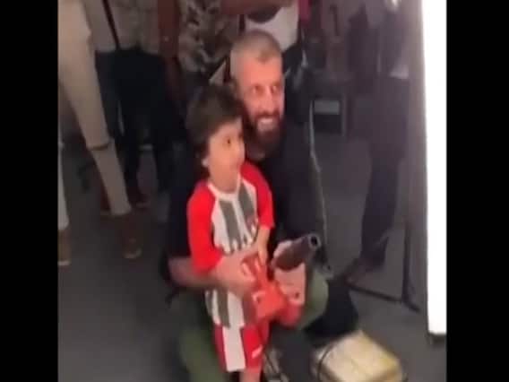 Watch Taimur enjoy during ad shoot of Saif Ali Khan and Kareena Kapoor Khan