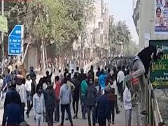 Delhi: Fresh stone pelting incidents reported in Kabir Nagar