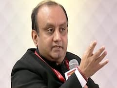 Sudhanshu Trivedi & Asaduddin Owaisi lock horns over Giriraj Singh's statement