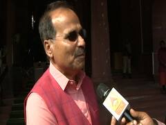 AAP की जीत से खुश Adhir Ranjan Chowdhury, बोले-'Kejriwal को बधाई' । Delhi Election Results