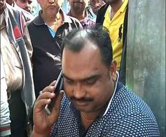 স্কুলে যাওয়ার সময় মাঝপথে হামেশাই বদলে যেত পুলকার, দাবি আহত পড়ুয়ার বাবার