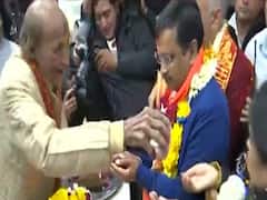 Delhi में बंपर जीत के बाद Hanuman Mandir पहुंचे Arvind Kejriwal 
