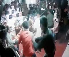 Kolhapur Crime | कोल्हापुरात खाजगी सावकारीतून एका चप्पल विक्रेत्याला बेदम मारहाण | ABP Majha