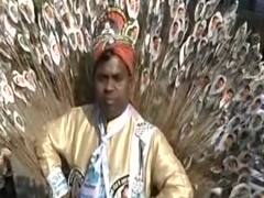 अलग अंदाज में Ramlila Maidan पहुंचे Arvind Kejriwal के समर्थक