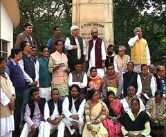 বিধানসভায় তাপস রায়ের সঙ্গে মনোজ চক্রবর্তীর বচসা ঘিরে উত্তেজনা, পরে অধ্যক্ষের ঘরে মিটমাট