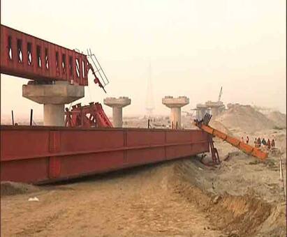 Engineer admits defect in planning of Second Farakka Flyover নির্মীয়মাণ দ্বিতীয় ফরাক্কা সেতুর নকশায় গলদ ছিল, কবুল সাইট ইঞ্জিনিয়ারের