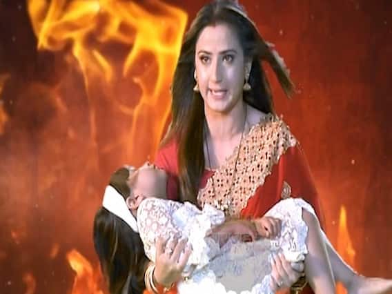 Meri Gudiya: 'Durga Maa' के अवतार ने नजर आई Madhuri!