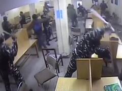 क्या पुलिस ने जामिया की लाइब्रेरी में पढ़ रहे निर्दोष छात्रों को पीटा ? Master Stroke Full 17.02.2020