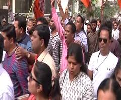 MNS Morcha | फेरीवाला धोरणाविरोधात मनसेचा एल्गार, मुंबई महापालिकेच्या जी वॉर्डवर मोर्चा | ABP Majha