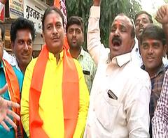 MNS March | पंढरपुरात विठ्ठलाला साकडं घालून सोलापूरचे मनसैनिक मुंबईत | ABP Majha