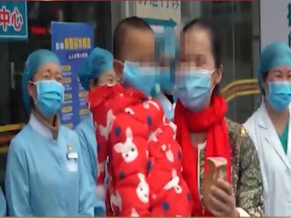 Coronavirus से लड़ता चीन, टेंशन के बीच डॉक्टरों की इमोशनल तस्वीर । Master Stroke