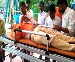 Maratha Reservation | आझाद मैदानावर आंदोलन करणाऱ्या तरुणाची तब्बेत खालवली | ABP Majha