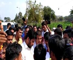 Bacchu kadu | बच्चू कडू यांचा ताफा जेव्हा विद्यार्थी अडवतात.. | ABP Majha 