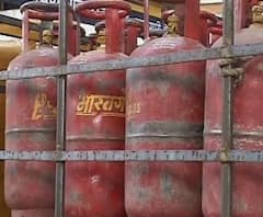 Gas Cylinder Rates | विनाअनुदानित सिलेंडरच्या दरात वाढ, सिलेंडर 830 रुपयांना मिळणार