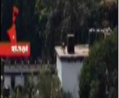 ‘জেলের মধ্যে ঘুষ কাটমানির কারবার’ প্রতিবাদ জানিয়ে হাওড়া সংশোধনাগারের ছাদে উঠে আত্মহত্যার হুমকি বন্দির