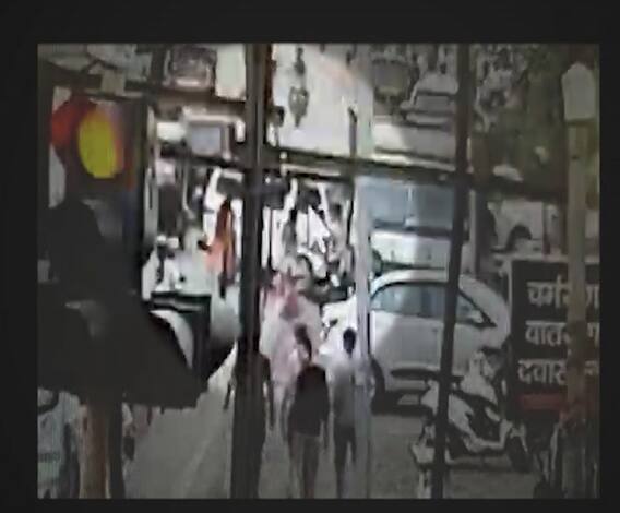 Nagpur traffic | नागपूर ट्रॅफिक पोलिसाच्या हत्येचा प्रयत्न, घटना सीसीटिव्हीत कैद | ABP Majha