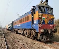 Rural News | जखमी प्रवाशासाठी ट्रेन दीड किलोमीटर | माझं गाव माझा जिल्हा | ABP Majha