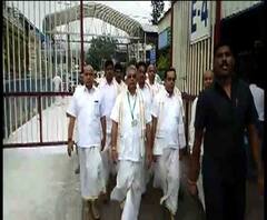 রবিবার তিরুপতি মন্দিরে পুজো দিলেন দিলীপ ঘোষ, রাজ্যের জন্য শান্তিকামনার পাশাপাশি চাইলেন রাজনৈতিক পরিবর্তন