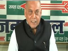 Tejashwi Yadav की बस यात्रा पर JDU का सवाल