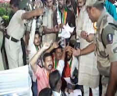 Nashik News | कार्यक्रम पत्रिकेत मंत्री भुजबळांचं नाव नसल्यानं नाशिक मनपात कार्यकर्त्यांचा गोंधळ