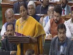 Budget 2020: Nirmala Sitharaman ने पढ़ी कविता- 'मेरा वतन, तेरा वतन, हमारा वतन दुनिया का सबसे प्यारा वतन'