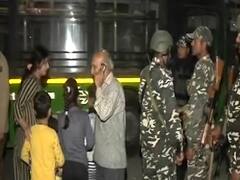 Delhi के हिंसा वाले इलाके में Ajit Doval, बुर्के में लड़की के चुभने वाले सवाल ! Master Stroke