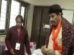 Delhi BJP chief Manoj Tiwari casts vote