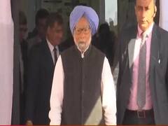 Dr Manmohan Singh and his wife Gursharan Singh cast their vote 