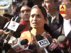 Nirbhaya की मां का छलका दर्द- 'दोषियों को फांसी से पहले कोर्ट हमें फांसी लगा देगी'