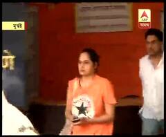 প্রয়াত তাপস পাল, হাসপাতালের বাইরে কন্যা সোহিনী