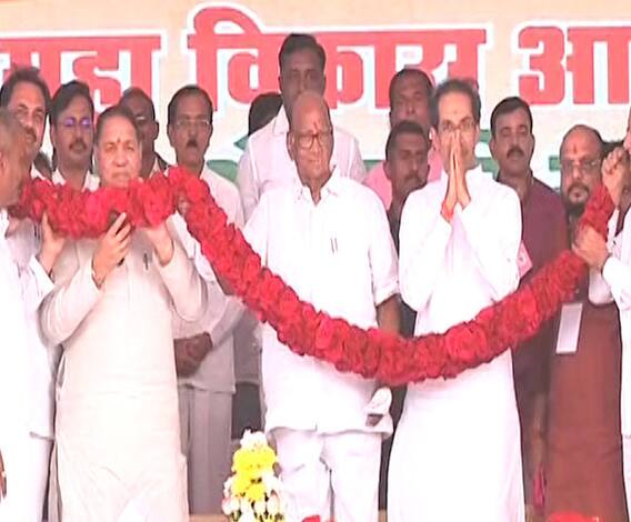 Sharad Pawar | शरद पवारांच्या मनात नेमकं काय? नाशिक दौरा रद्द करून मुंबईकडे रवाना | ABP Majha