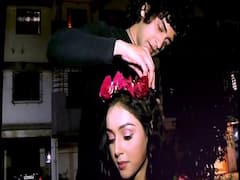 Sumedh Mudgalkar makes a 'flower tiara' for Mallika Singh | Saas Bahu Aur Saazish (07.02.2020)
