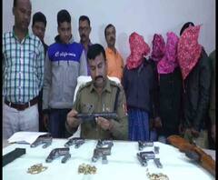 Reporter Stories: মুর্শিদাবাদের ইসলামপুর থেকে উদ্ধার প্রচুর পরিমাণে অস্ত্র, গ্রেফতার ৪