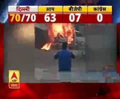 सीतापुर-वैन में लगी भीषण आग