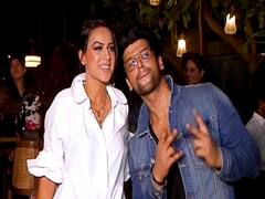 Kushal Tandon celebrates the beginning of his new venture with friends | Saas Bahu Aur Saazish (29.02.2020)