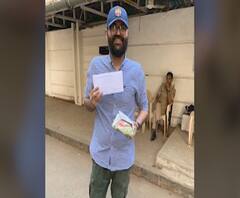 Mumbai | वडापाव घेऊन कुणाल कामरा कृष्णकुंजवर, राज ठाकरेंना कार्यक्रमाचे निमंत्रण | ABP Majha