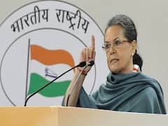 Delhi violence: Sonia Gandhi, Manmohan Singh arrive at Rashtrapati Bhavan