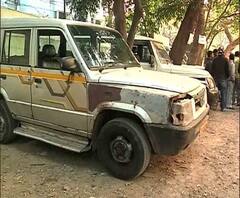 Reporter Stories: কলকাতায় প্রাইভেট নম্বরে চলছে পুলকার, টায়ারের গ্রিপ নষ্ট, বেহাল দশা গাড়ির