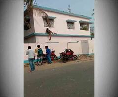 পর্ষদের হুঁশিয়ারির পরেও মাধ্যমিক চলাকালীন মালদায় টুকলির অভিযোগ, আটক ১