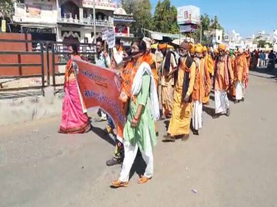 હિંમતનગરઃ બાલ સમુદ્ર મંદિર તોડી પડાતા લોકોમાં ભારે રોષ, જુઓ વીડિયો