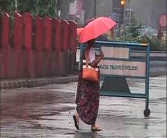 কলকাতা সহ দক্ষিণবঙ্গে সকাল থেকে বৃষ্টি, সঙ্গে দমকা হাওয়া