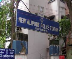 সারোগেসির নামে ‘প্রতারণা’, মহিলা গ্রেফতার