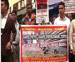 আমদানি করা খেলনার ওপর শুল্ক, মন্দার আশঙ্কায় কলকাতার খেলনা ব্যবসায়ীদের ধর্মঘট