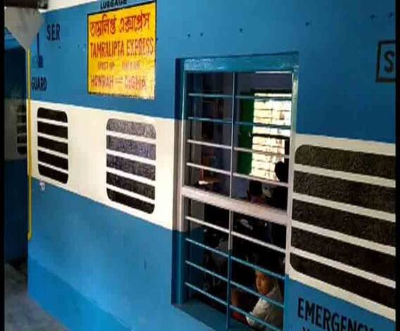 Reporter Stories: স্কুলছুটদের ফিরিয়ে আনতে বিশেষ উদ্যোগ প্রাথমিক বিদ্যালয়ের