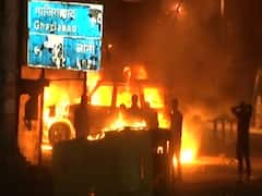 Delhi: Vehicles torched by mob in Gokulpuri