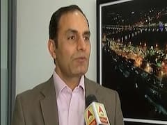 Ahmedabad नगर निगम ने झुग्गी के सामने दीवार बनाने पर दी सफाई