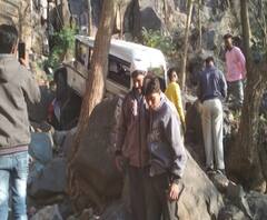 Nandurbar Accident | नंदुरबारमध्ये गोरक्षनाथ महाराजांच्या यात्रेला जाणाऱ्या भक्तांचा अपघात, दोघांचा मृत्यू, आठ जखमी