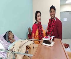 ক্যান্সার আক্রান্ত বাবার ইচ্ছায় হাসপাতালেই মেয়ের বিয়ে, রেজিস্ট্রি পেপারে সই বৃদ্ধের