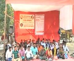 Maratha Andolan | आझाद मैदनावर 6 दिवसांपासून मराठा तरूणांचं आंदोलन, दखल न घेतल्यास आत्मदहनाचा इशारा | ABP Majha