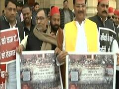 LPG सिलेंडर का दाम बढ़ने से जनता परेशान, वाराणसी में हुआ विरोध प्रदर्शन